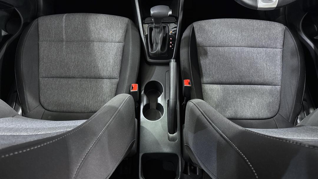 2025 Kia Stonic S, Automatic, 7297 km, Center Console