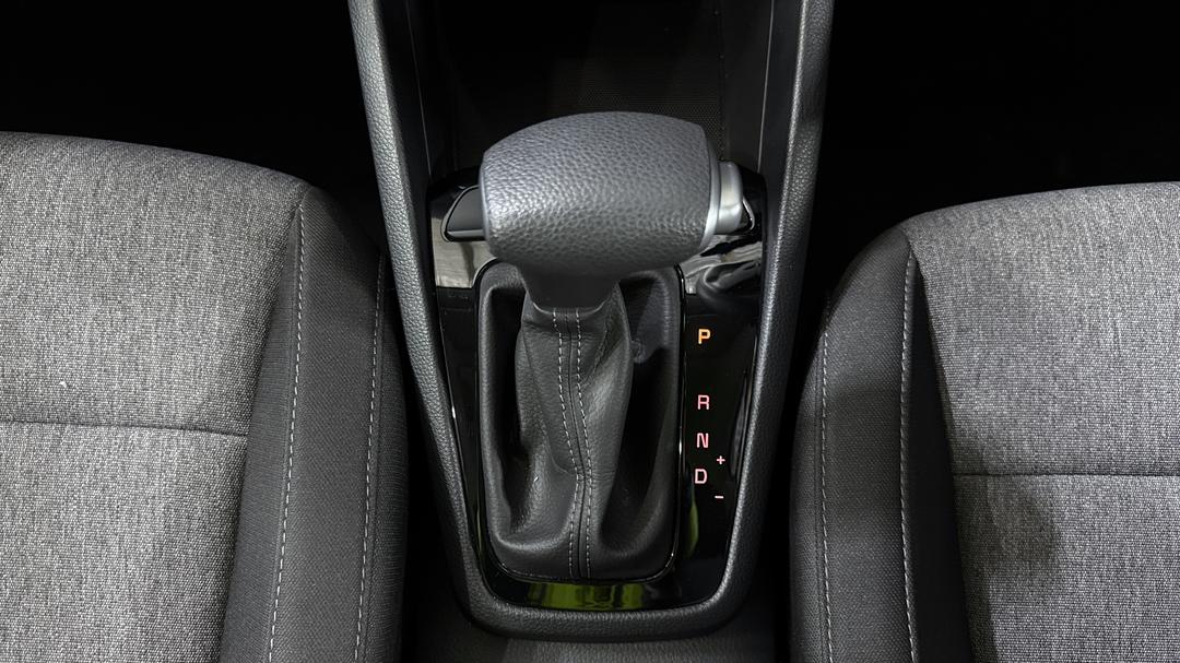 2025 Kia Stonic S, Automatic, 7297 km, Gear Lever 