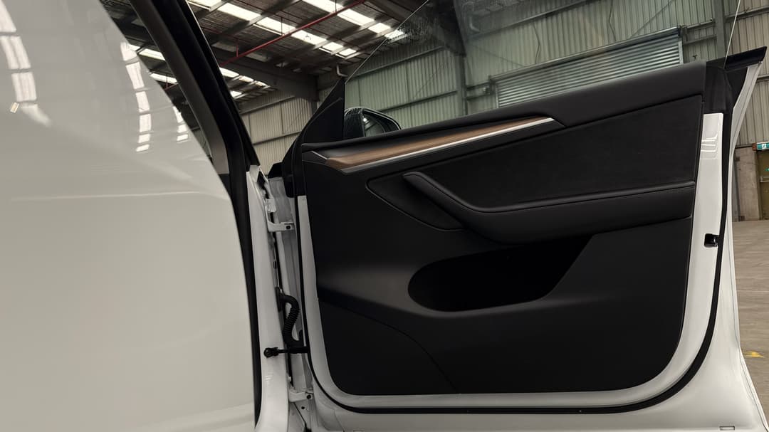 2022 Tesla Model Y Rear-wheel Drive, Automatic, 59496 km, Speaker View