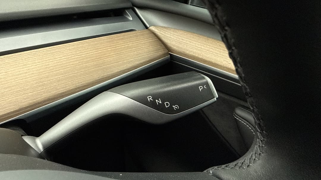 2022 Tesla Model Y Rear-wheel Drive, Automatic, 59496 km, Gear Lever 