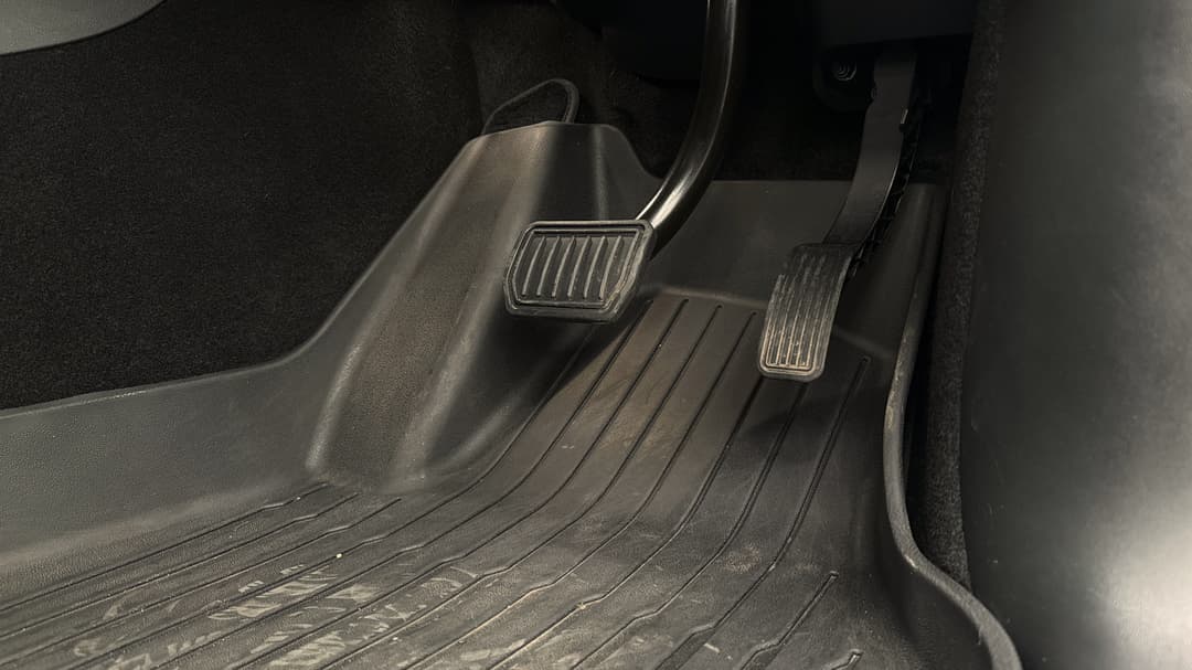 2022 Tesla Model Y Rear-wheel Drive, Automatic, 59496 km, Pedals and Footmat