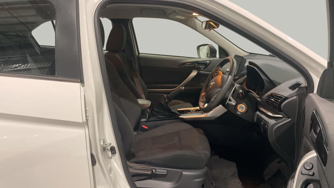 2023 Mitsubishi Eclipse Cross Es (2WD), Automatic, 44413 km, Right Side Front Door Cabin View