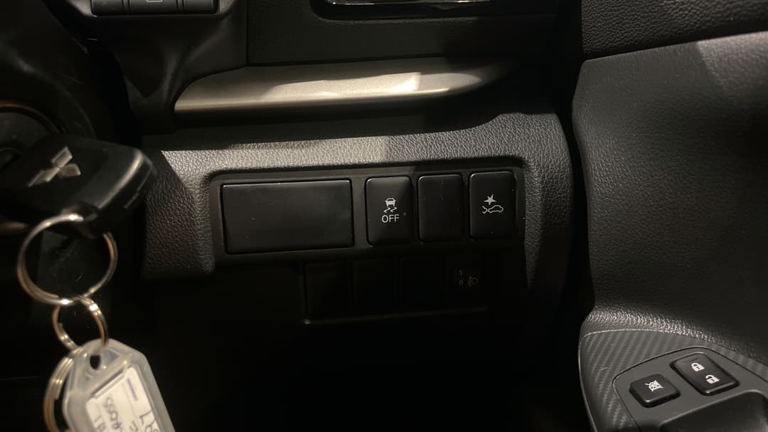 2023 Mitsubishi Eclipse Cross Es (2WD), Automatic, 44413 km, Utility Switches/Buttons