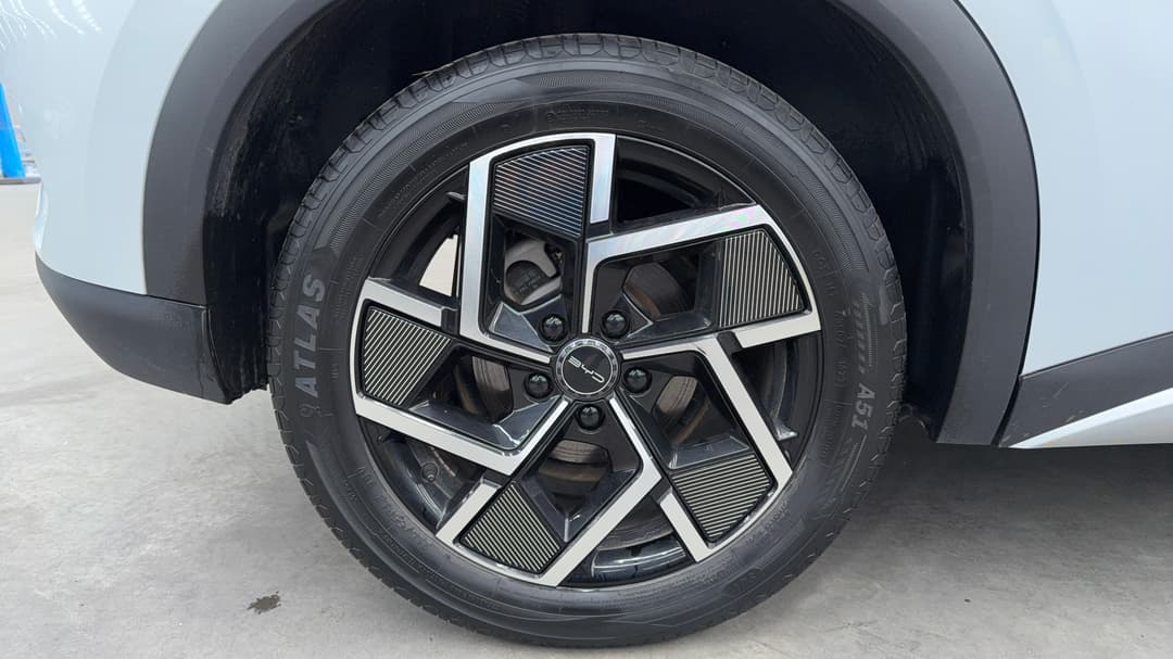 2023 Byd Atto 3 Extended Range, Automatic, 60029 km, Right Rear Wheel