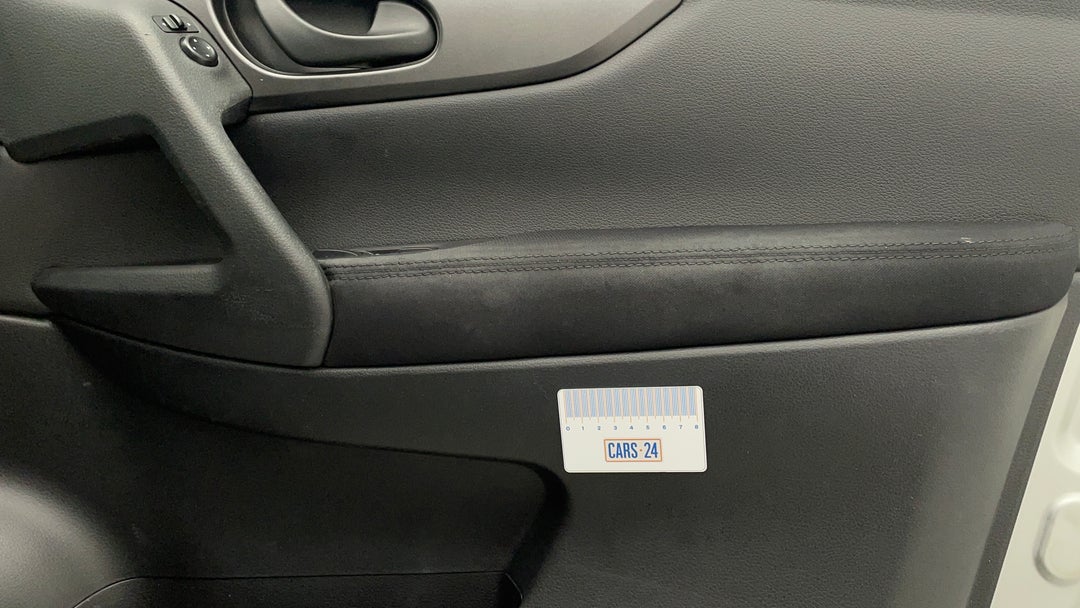 2016 Nissan Qashqai St, Automatic, 103120 km, Door Interior Front RHS Wear