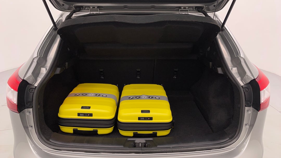 2016 Nissan Qashqai St, Automatic, 103120 km, Boot Inside View with Luggage
