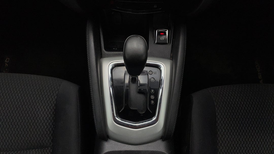 2016 Nissan Qashqai St, Automatic, 103120 km, Gear Lever 