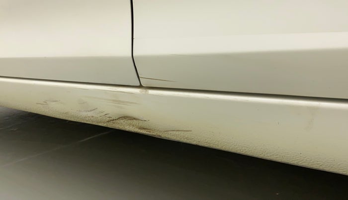 2017 Maruti Swift VXI, Petrol, Manual, 71,901 km, Left running board - Minor scratches