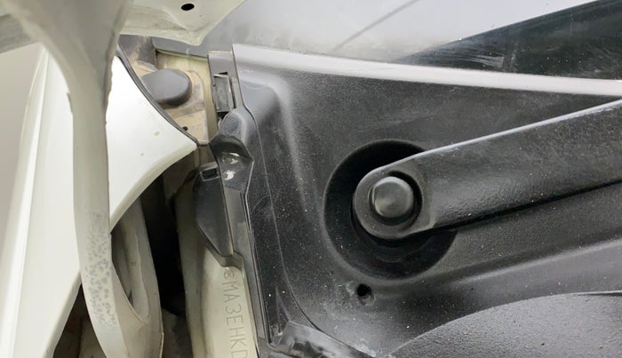 2017 Maruti Swift VXI, Petrol, Manual, 71,901 km, Bonnet (hood) - Cowl vent panel has minor damage