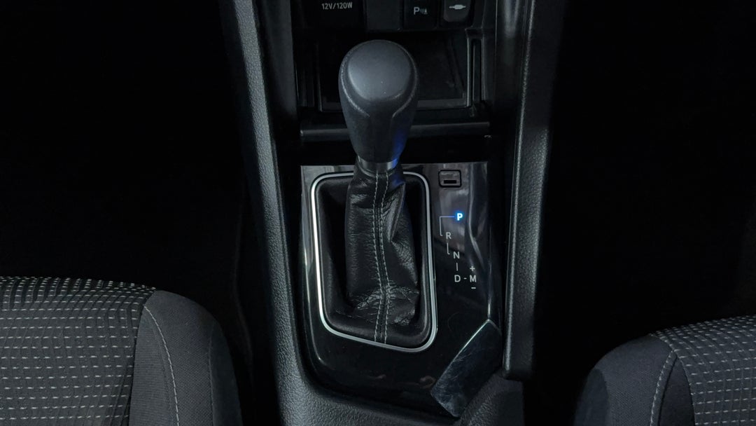 2017 Toyota Corolla Ascent, Automatic, 79006 km, Gear Lever 