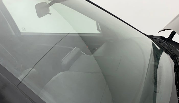 2022 Maruti BREZZA ZXI SMART HYBRID , Petrol, Manual, 15,012 km, Front windshield - Minor spot on windshield