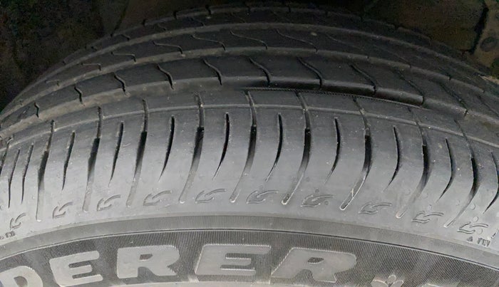 2022 Maruti BREZZA ZXI SMART HYBRID , Petrol, Manual, 15,012 km, Right Front Tyre Tread