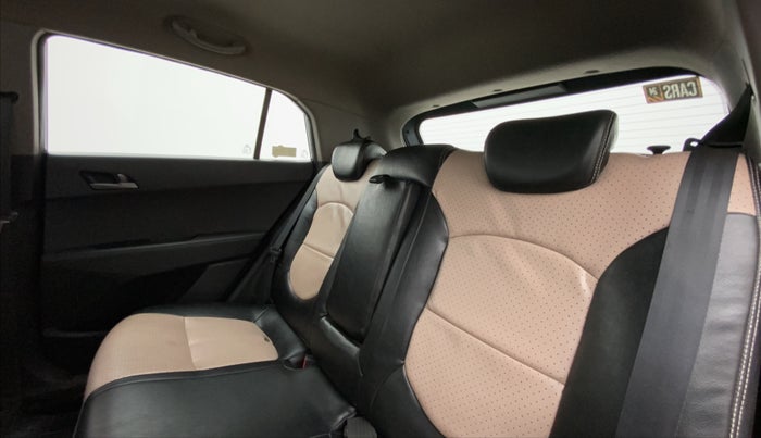 2016 Hyundai Creta SX PLUS 1.6 PETROL, Petrol, Manual, 70,474 km, Right Side Rear Door Cabin