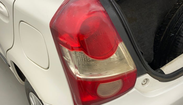2013 Toyota Etios Liva G, CNG, Manual, 40,794 km, Left tail light - Faded