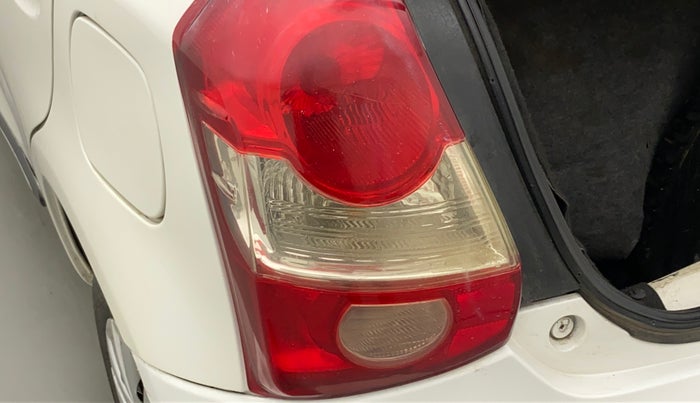 2013 Toyota Etios Liva G, CNG, Manual, 40,794 km, Left tail light - Minor scratches