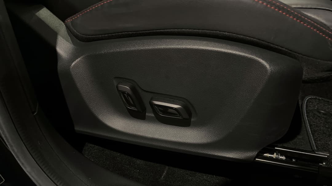 2022 MG ZS EV Essence, Automatic, 46432 km, Drivers Side Adjustment Panel