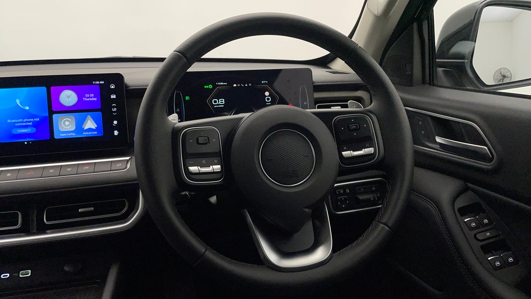 2025 GWM Cannon Lux (4x4), Automatic, 2056 km, Steering Wheel Close-up