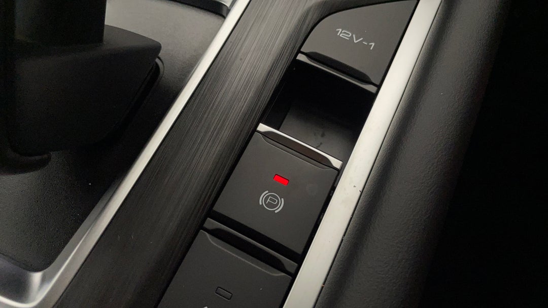 2025 GWM Cannon Lux (4x4), Automatic, 2056 km, Handbrake