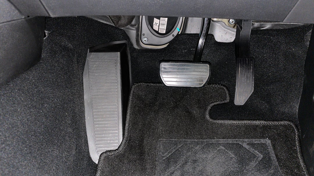 2025 GWM Cannon Lux (4x4), Automatic, 2056 km, Pedals and Footmat