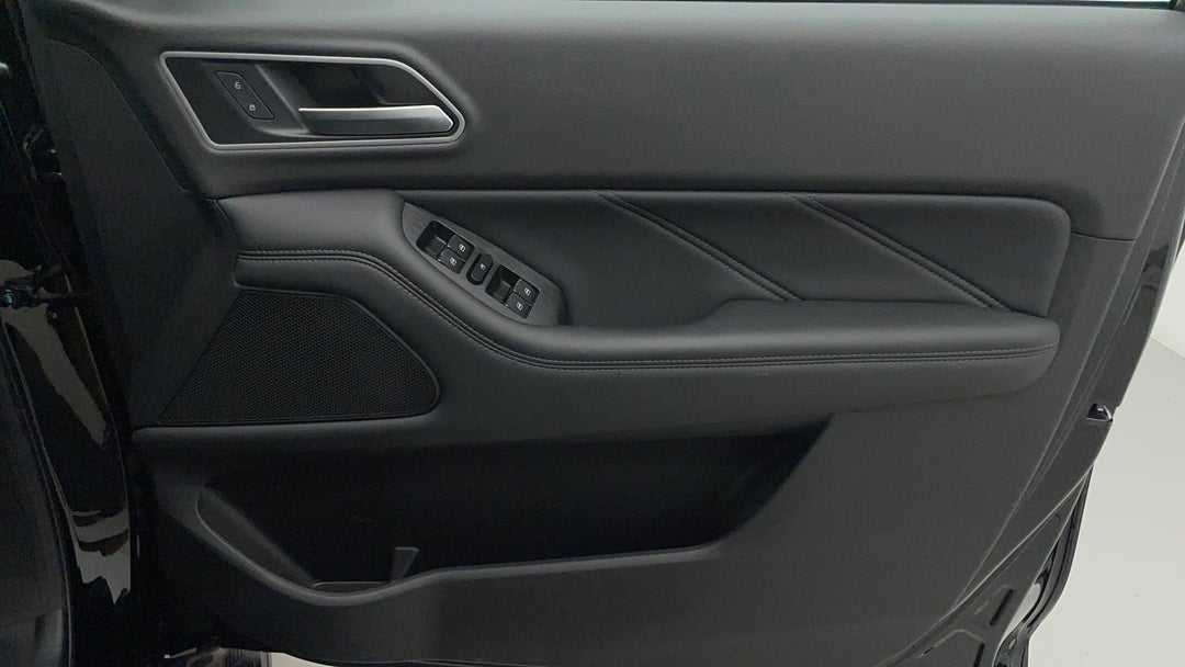 2025 GWM Cannon Lux (4x4), Automatic, 2056 km, Speaker View