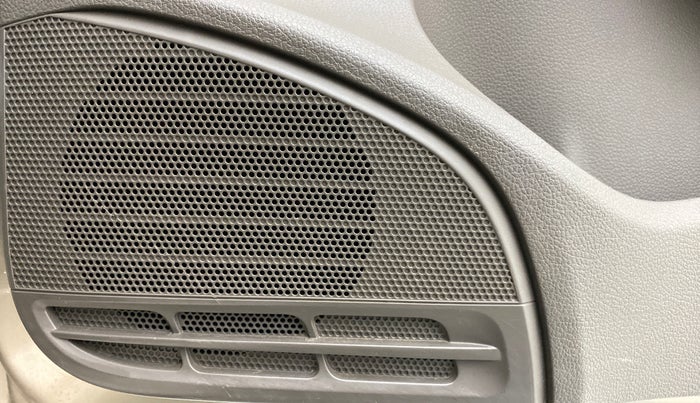 2016 Volkswagen Vento HIGHLINE TDI AT, Diesel, Automatic, 90,271 km, Speaker