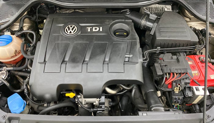 2016 Volkswagen Vento HIGHLINE TDI AT, Diesel, Automatic, 90,271 km, Open Bonet