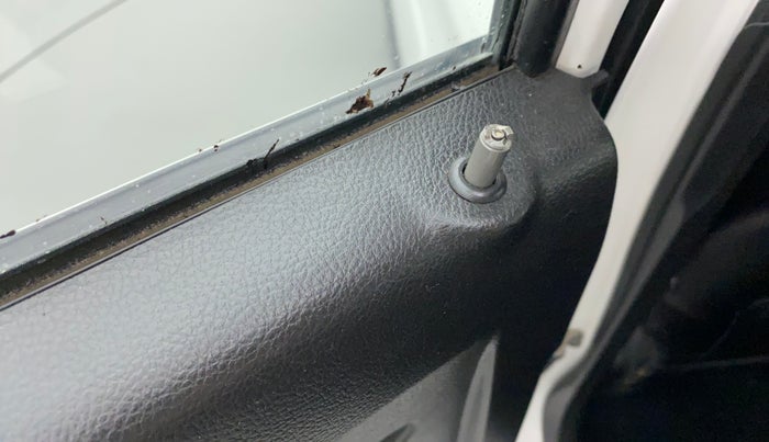 2019 Maruti Alto VXI, Petrol, Manual, 51,535 km, Lock system - Door lock knob has minor damage