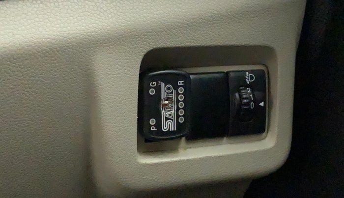 2019 Maruti Alto VXI, Petrol, Manual, 51,535 km, Dashboard - CNG switch has minor damage