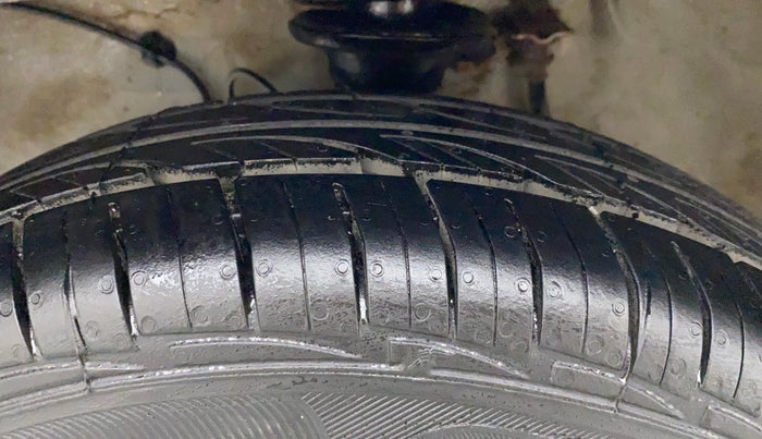 2019 Maruti Alto VXI, Petrol, Manual, 51,535 km, Left Front Tyre Tread
