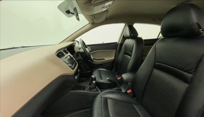 2019 Hyundai Elite i20 ASTA 1.2 (O), Petrol, Manual, 42,911 km, Right Side Front Door Cabin
