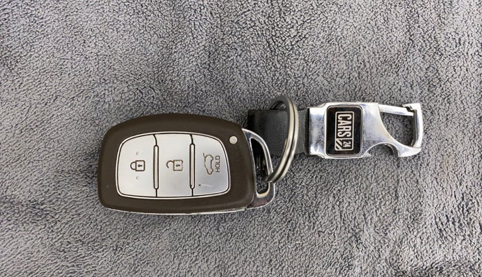 2019 Hyundai Elite i20 ASTA 1.2 (O), Petrol, Manual, 42,911 km, Key Close Up