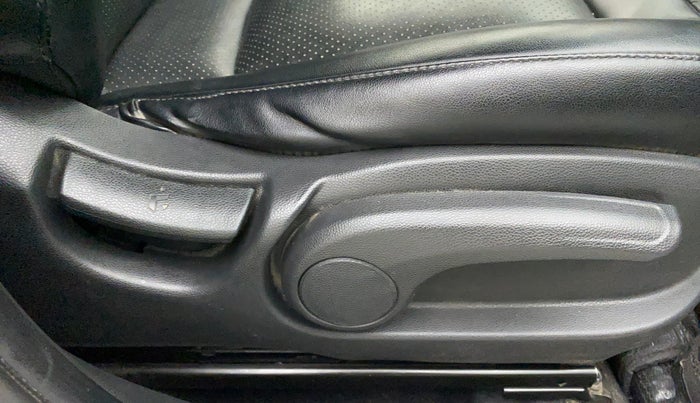 2019 Hyundai Elite i20 ASTA 1.2 (O), Petrol, Manual, 42,911 km, Driver Side Adjustment Panel