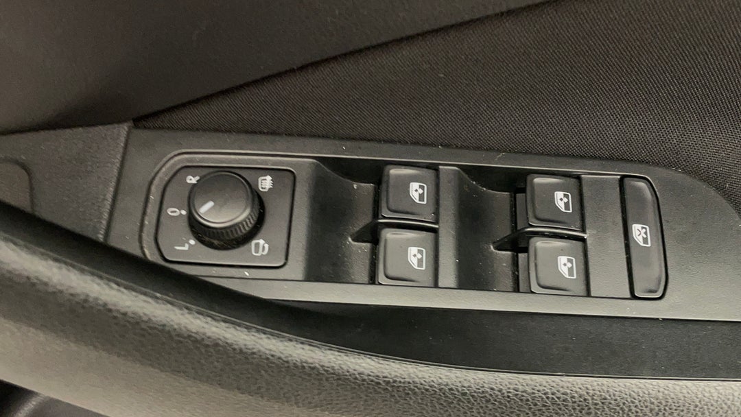 2022 SKODA Scala 110tsi Ambition, Automatic, 53809 km, Drivers Side Door Panel Controls