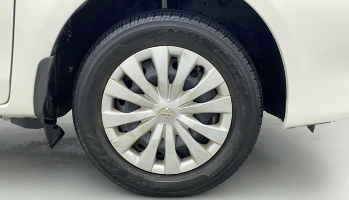 2011 Toyota Etios G, Petrol, Manual, 75,091 km, Right Front Wheel
