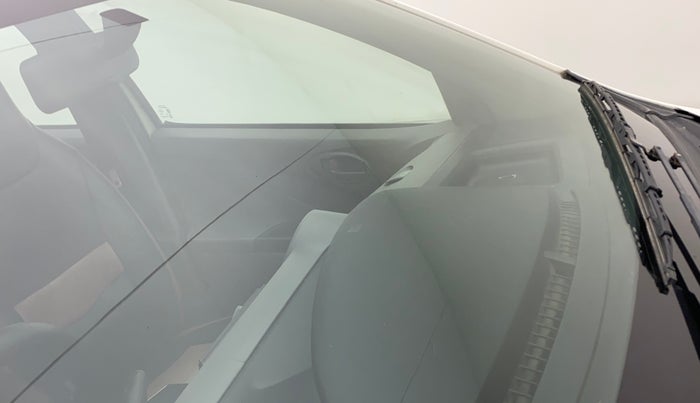 2011 Toyota Etios G, Petrol, Manual, 75,091 km, Front windshield - Minor spot on windshield