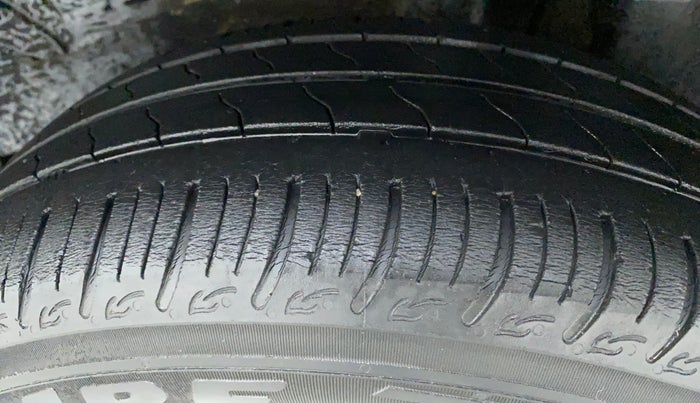 2011 Toyota Etios G, Petrol, Manual, 75,091 km, Left Rear Tyre Tread
