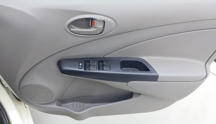 2011 Toyota Etios G, Petrol, Manual, 75,091 km, Driver Side Door Panels Control