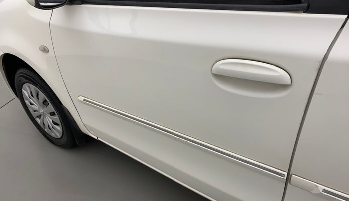 2011 Toyota Etios G, Petrol, Manual, 75,091 km, Front passenger door - Slightly dented