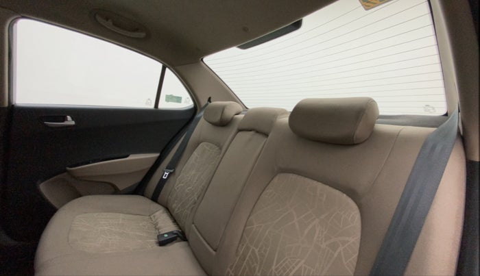 2014 Hyundai Xcent S 1.2, Petrol, Manual, 46,721 km, Right Side Rear Door Cabin