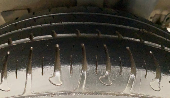 2014 Hyundai Xcent S 1.2, Petrol, Manual, 46,721 km, Left Rear Tyre Tread