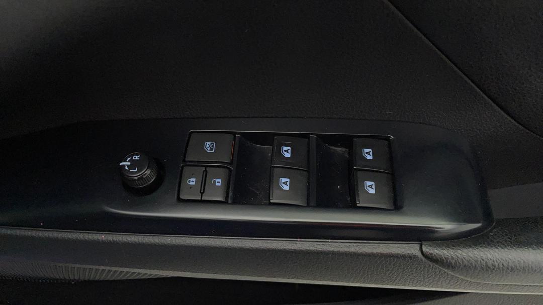 2019 Toyota Camry Ascent, Automatic, 67103 km, Drivers Side Door Panel Controls