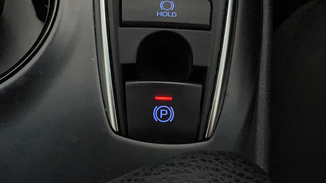 2019 Toyota Camry Ascent, Automatic, 67103 km, Handbrake