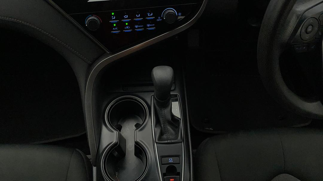 2019 Toyota Camry Ascent, Automatic, 67103 km, Gear Lever 