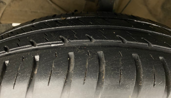 2018 Maruti Dzire VXI, Petrol, Manual, 24,001 km, Left Front Tyre Tread