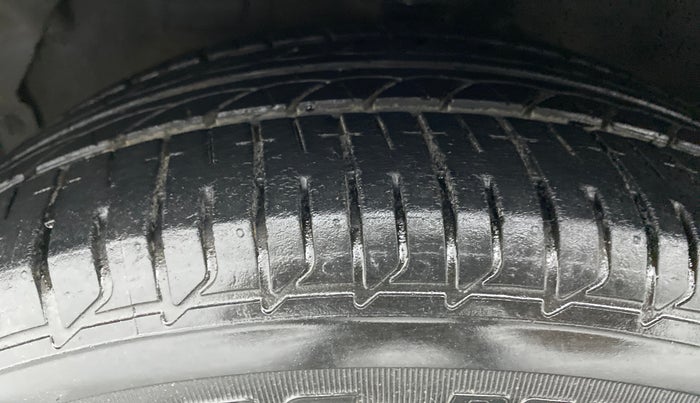 2017 Hyundai Verna 1.6 SX VTVT, Petrol, Manual, 11,826 km, Left Front Tyre Tread