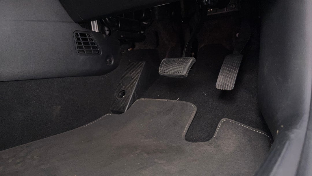 2023 Hyundai Venue Venue, Automatic, 50200 km, Pedals and Footmat