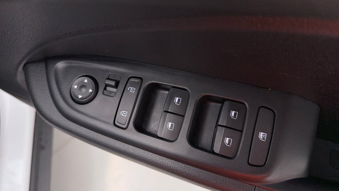 2023 Hyundai Venue Venue, Automatic, 50200 km, Drivers Side Door Panel Controls