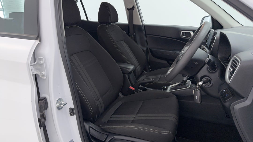 2023 Hyundai Venue Venue, Automatic, 50200 km, Right Side Front Door Cabin View