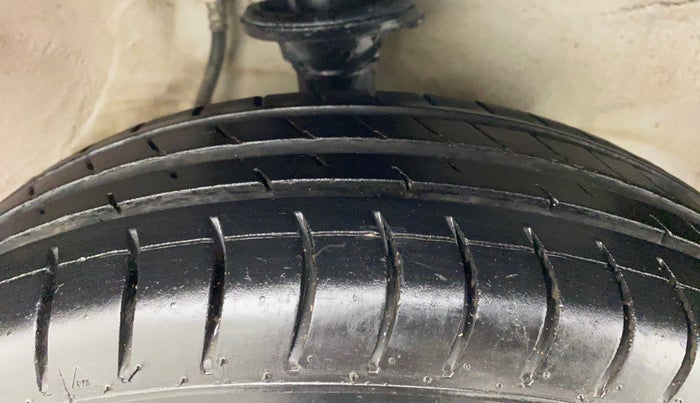 2015 Maruti Alto 800 LXI, Petrol, Manual, 46,814 km, Right Front Tyre Tread