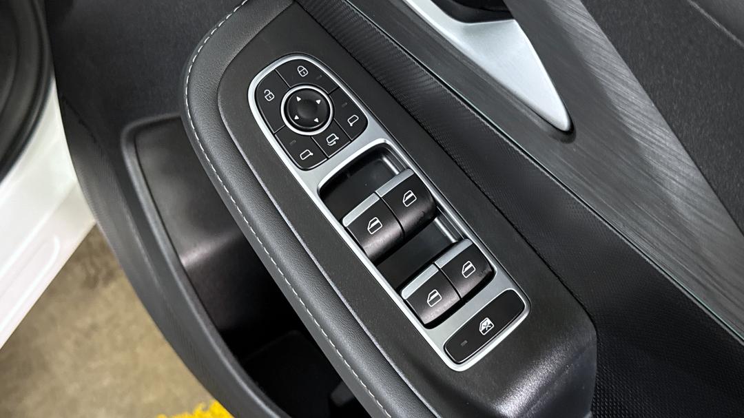 2025 Chery C5 Ultimate, Automatic, 19284 km, Drivers Side Door Panel Controls
